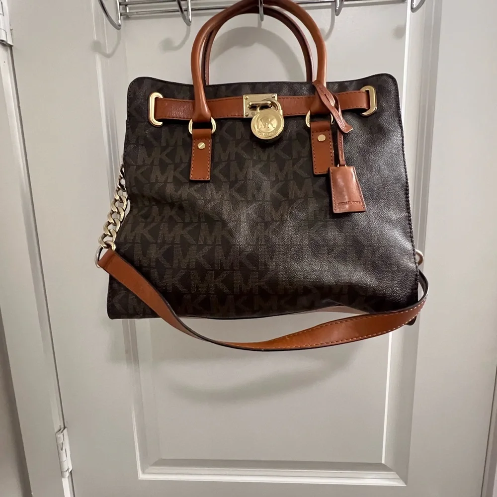Handbag - Picture 2 of 4
